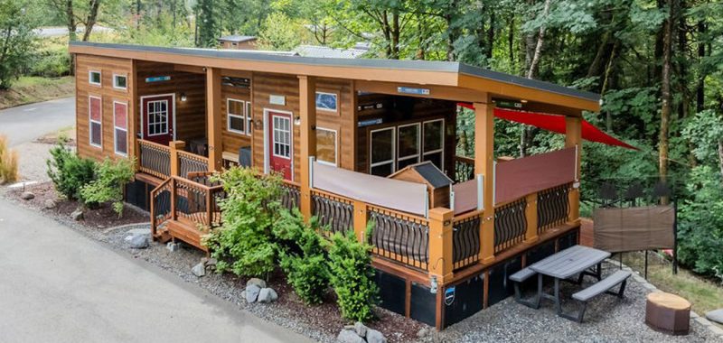Mobile-Home-Look-Like--Cabin