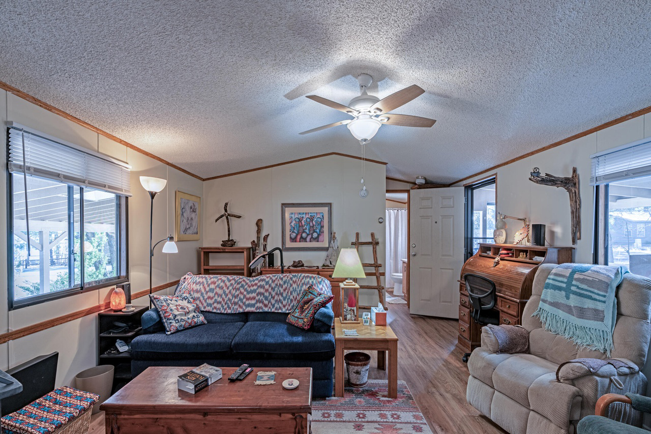 Single Wide Mobile Home Interior Looks Just Like a Cozy House