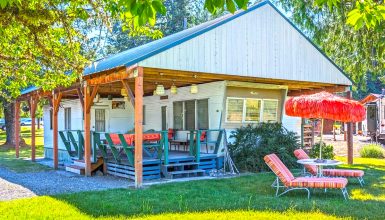 Step Inside a Cheerful 1960 Trailer Home Makeover