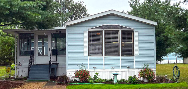 Cozy and Stylish Single Wide Mobile Home Makeover