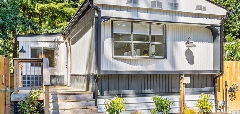 Stunning Single Wide Mobile Home Makeover That Feels Brand New