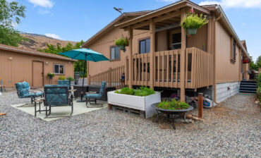 How to Make a Mobile Home Look Expensive