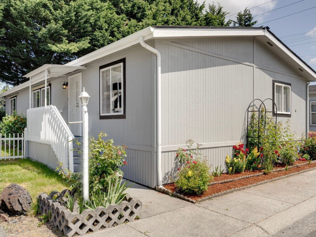 25 Mobile Home Outdoor Ideas That Boost Charm in a Big Way