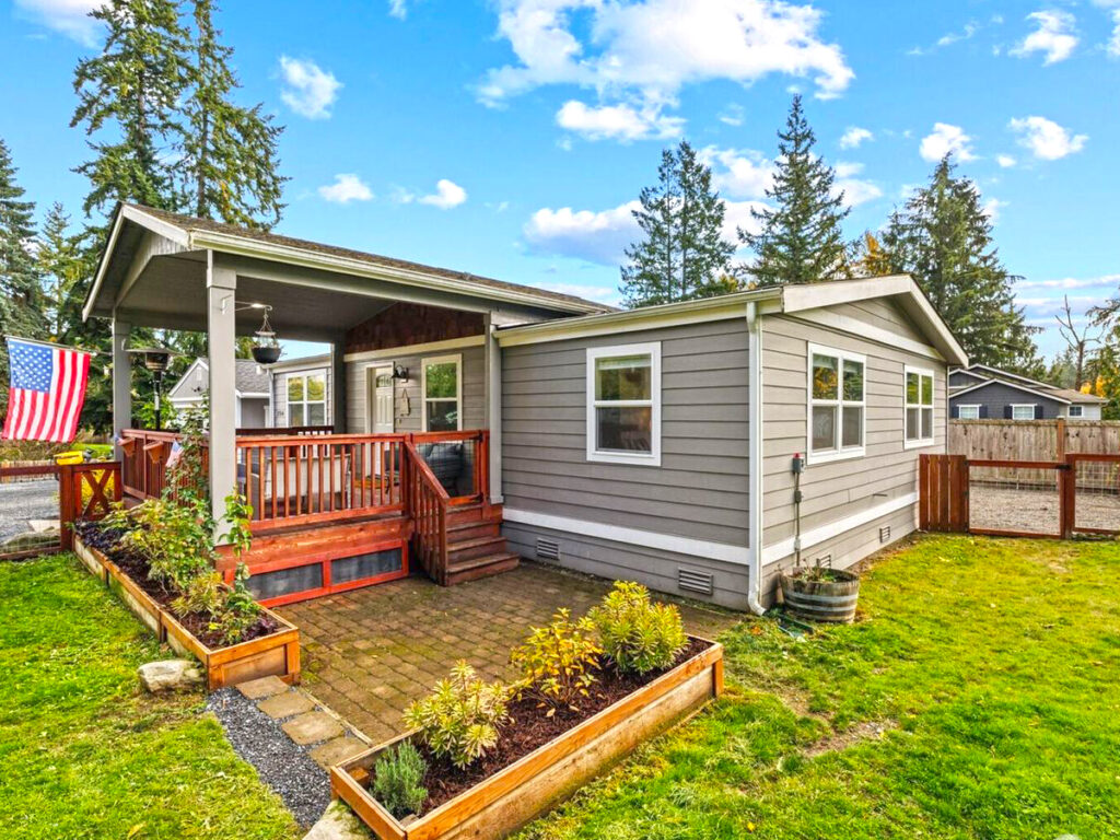 25 Mobile Home Outdoor Ideas That Boost Charm in a Big Way