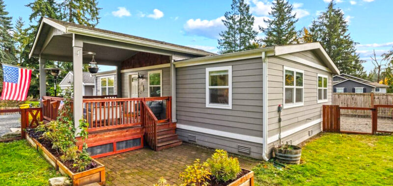 25 Mobile Home Outdoor Ideas That Boost Charm in a Big Way