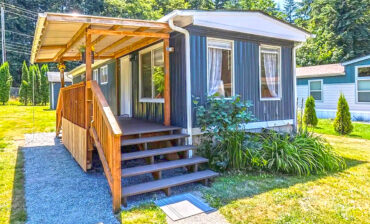 Stylish Small Single-Wide Home Makeover