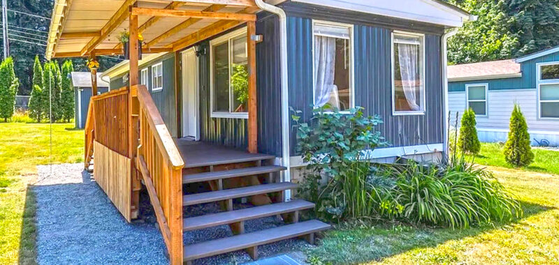 Stylish Small Single-Wide Home Makeover