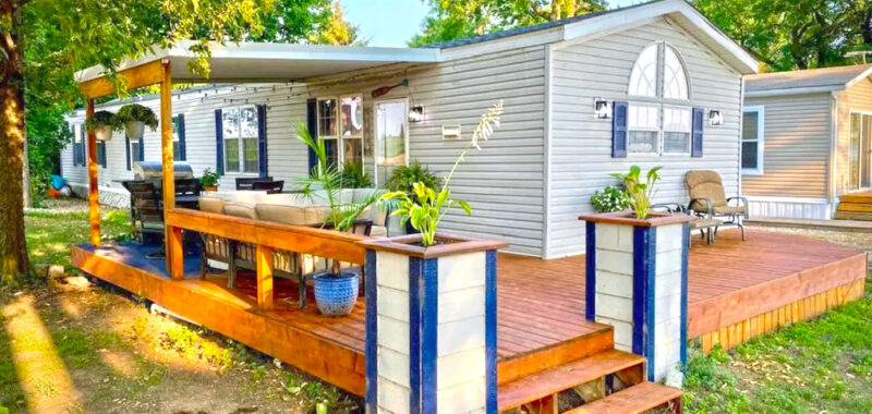 Inspiring Mobile Home Deck and Porch Designs That Add Instant Outdoor Living Space