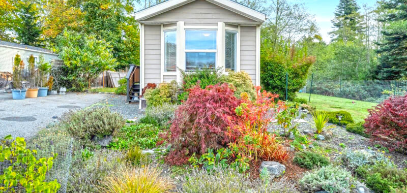 30 Mobile Home Landscaping Ideas That Look Expensive (But Feel Easy)