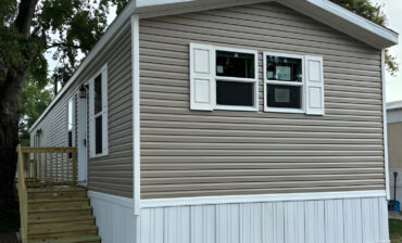 15 Smart Tips for Maintaining Mobile Home Skirting