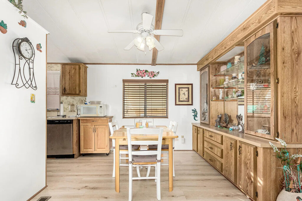 Double-Wide Dining Area