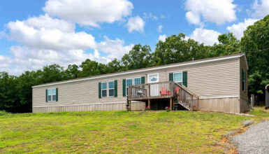 Single Wide Mobile Home With Stunning Open-Concept Style