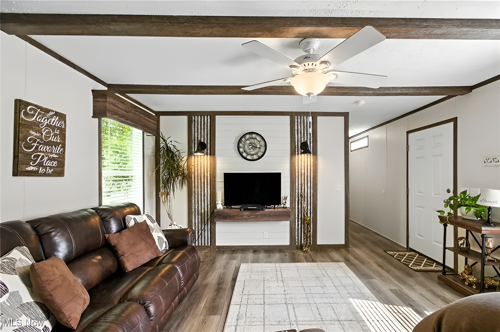 Single-Wide-Living-Room-Slim Shiplap TV Accent-Wall
