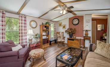 Single Wide Mobile Home Decorating Ideas That Feel Cozy, Open, and Full of Charm