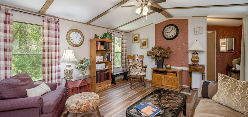 Single Wide Mobile Home Decorating Ideas That Feel Cozy, Open, and Full of Charm